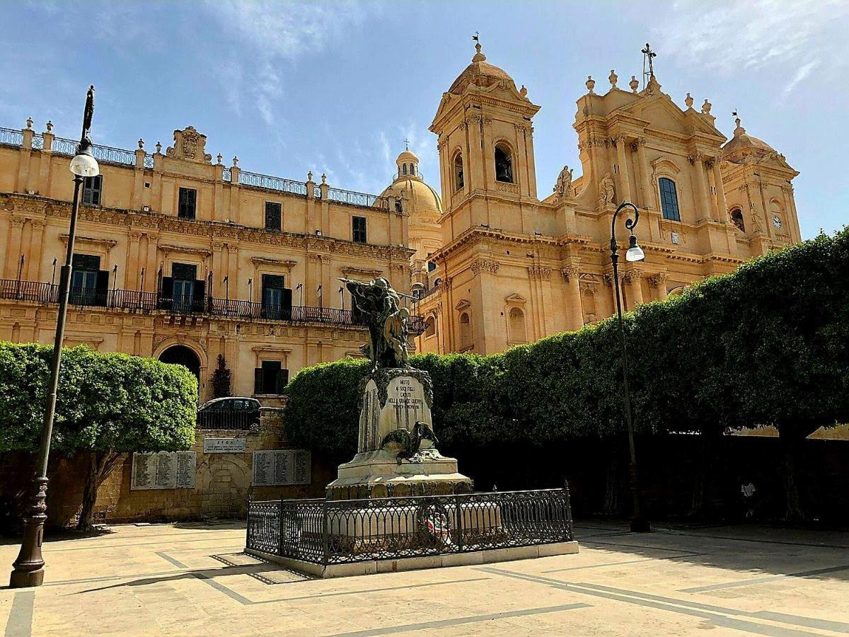 Casa Landolina Noto Apartment Exterior photo